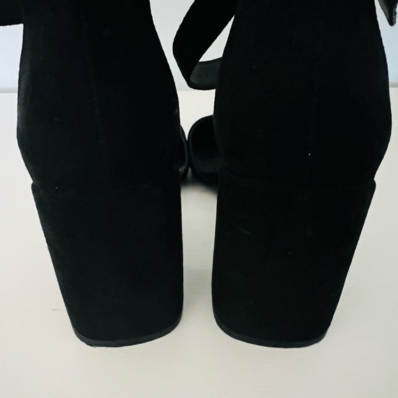 Lulu's Black Suede 3 inch block Heels ankle strap size 8 - Picture 3 of 7